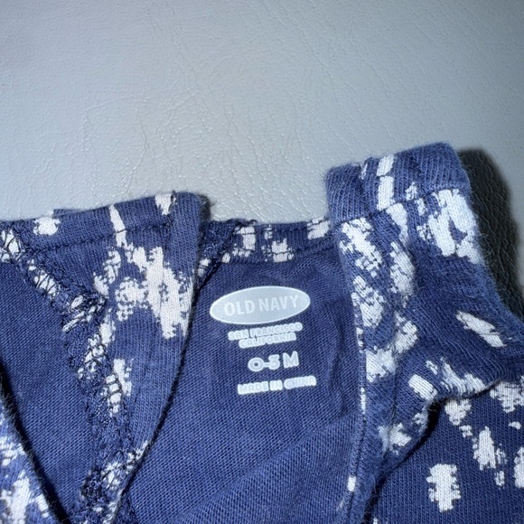 Old Navy Blue and White Baby Romper - Picture 2 of 2